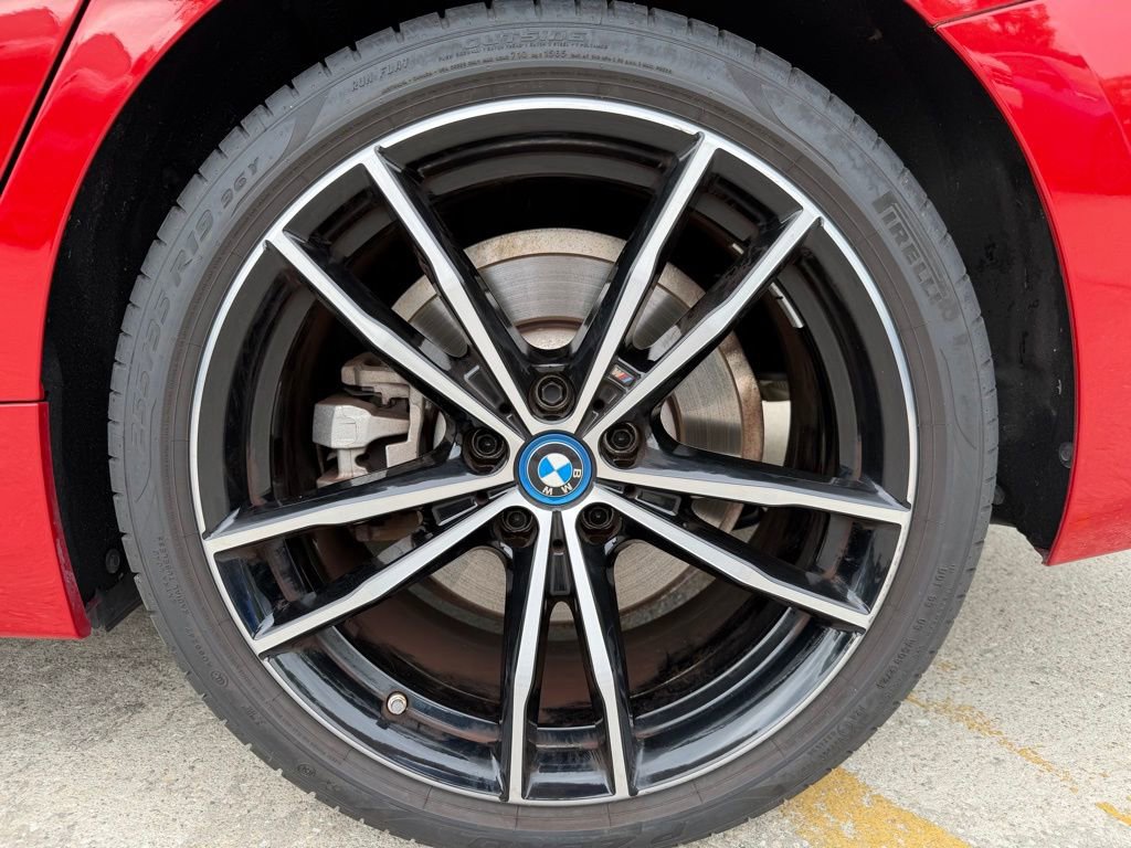 Used 2023 BMW 330e w/ M Sport Package image 11