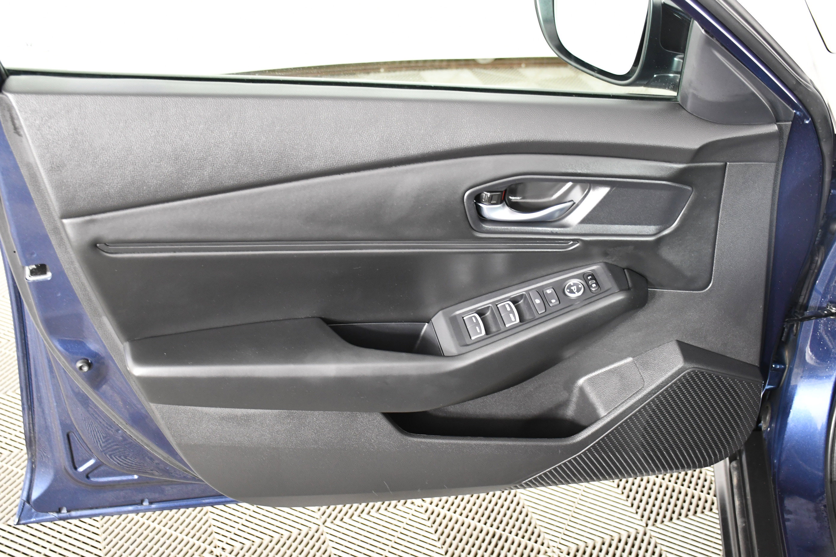 Certified 2025 Honda Accord SE image 25