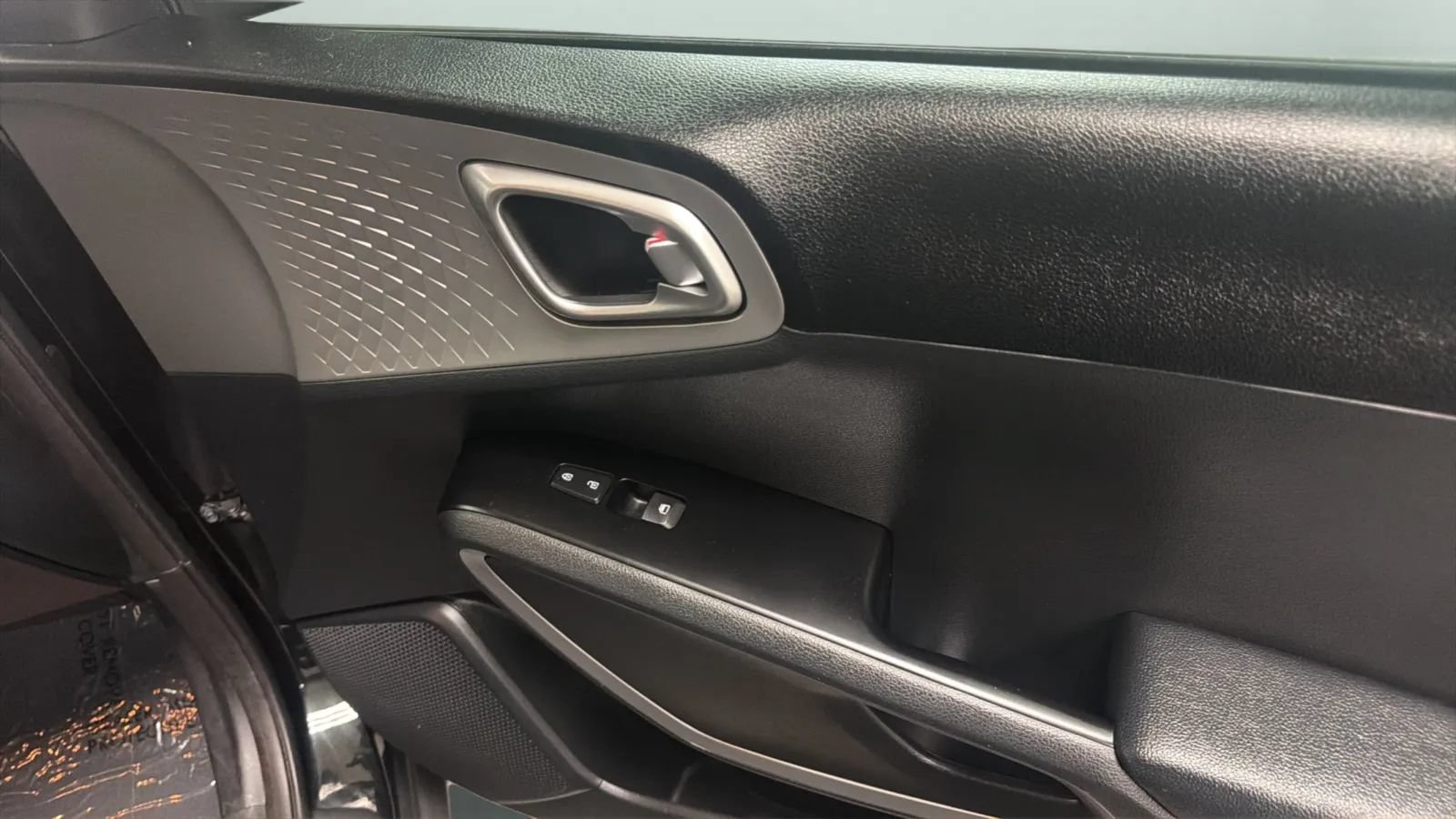 Used 2023 Kia Soul LX w/ LX Technology Package FWD image 17