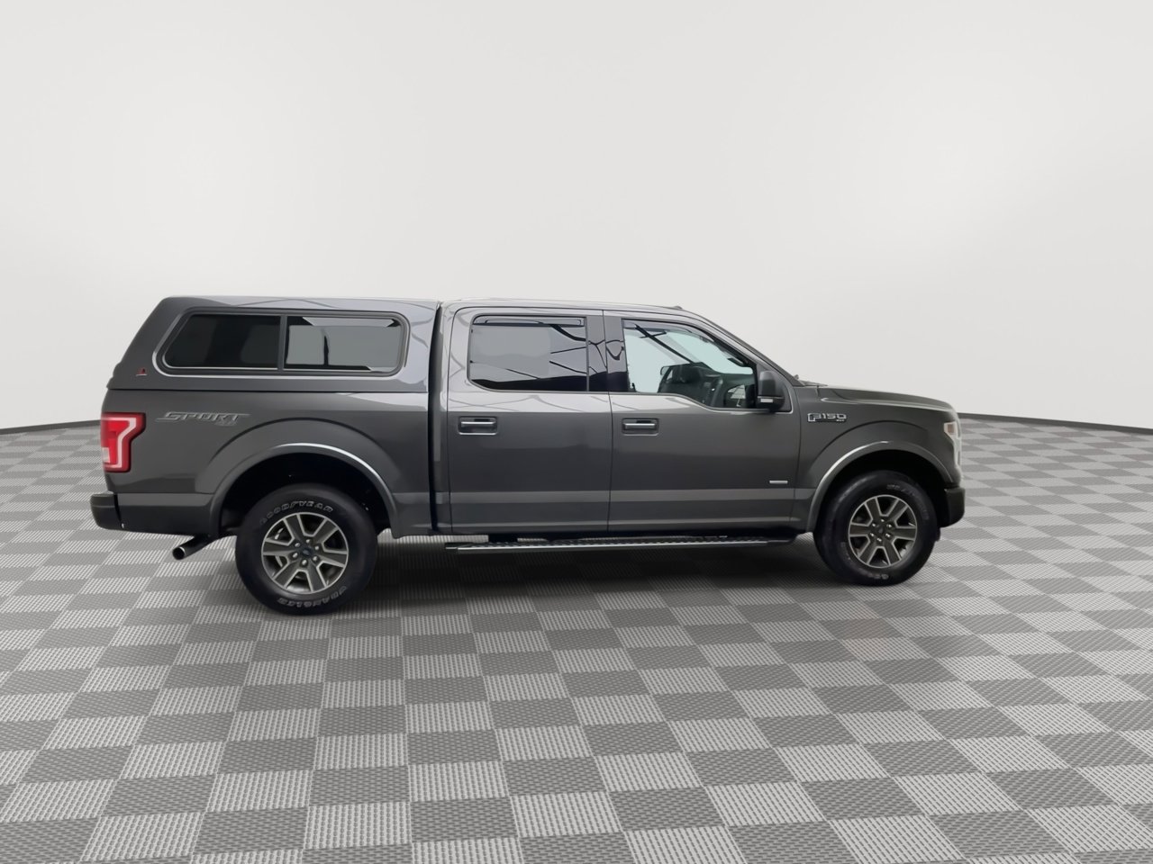 Used 2015 Ford F150 XLT w/ Equipment Group 302A Luxury image 38