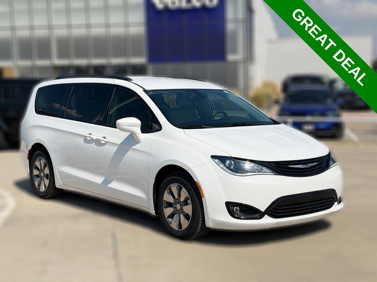 Used 2018 Chrysler Pacifica Touring-L FWD image 6