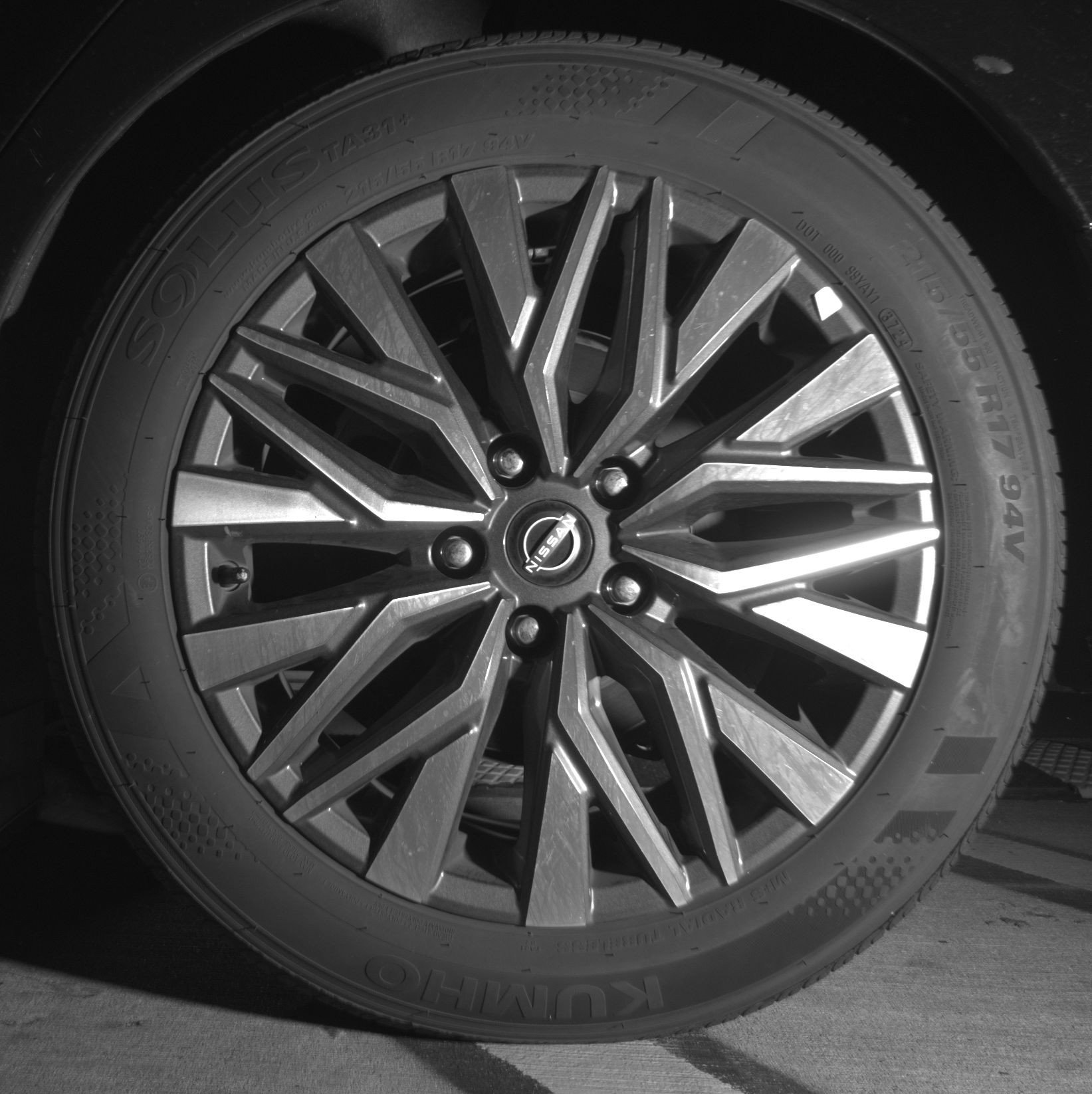 Used 2025 Nissan Altima 2.5 SV FWD image 14