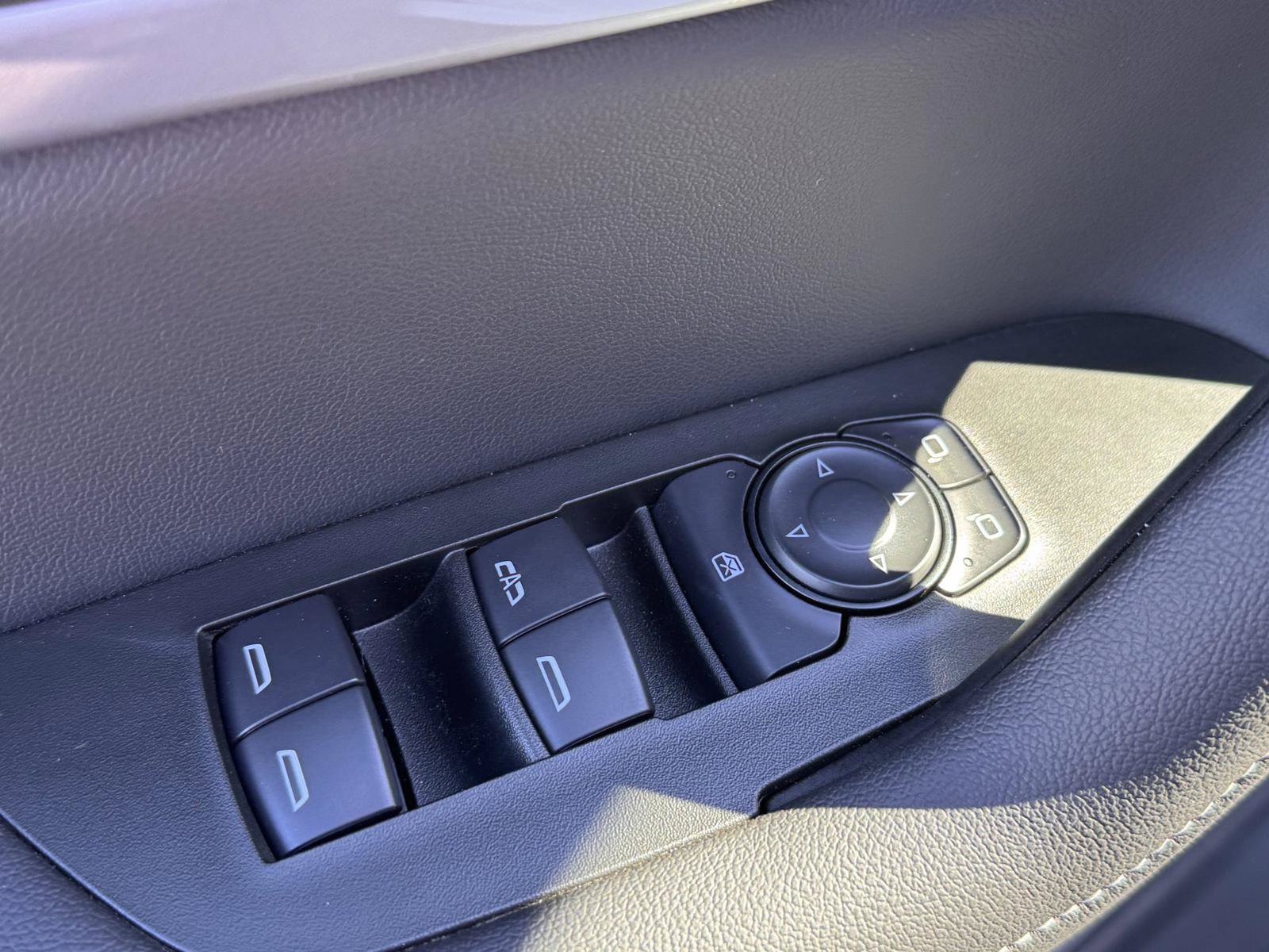 New 2025 Chevrolet Blazer LT w/ LPO, Floor Liner Package FWD image 9