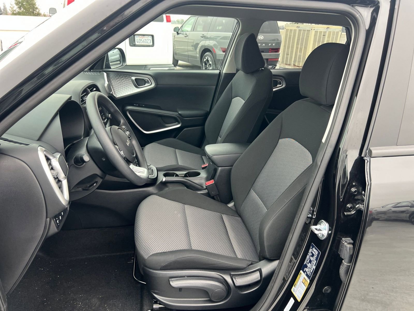 Used 2025 Kia Soul LX w/ LX Technology Package image 34