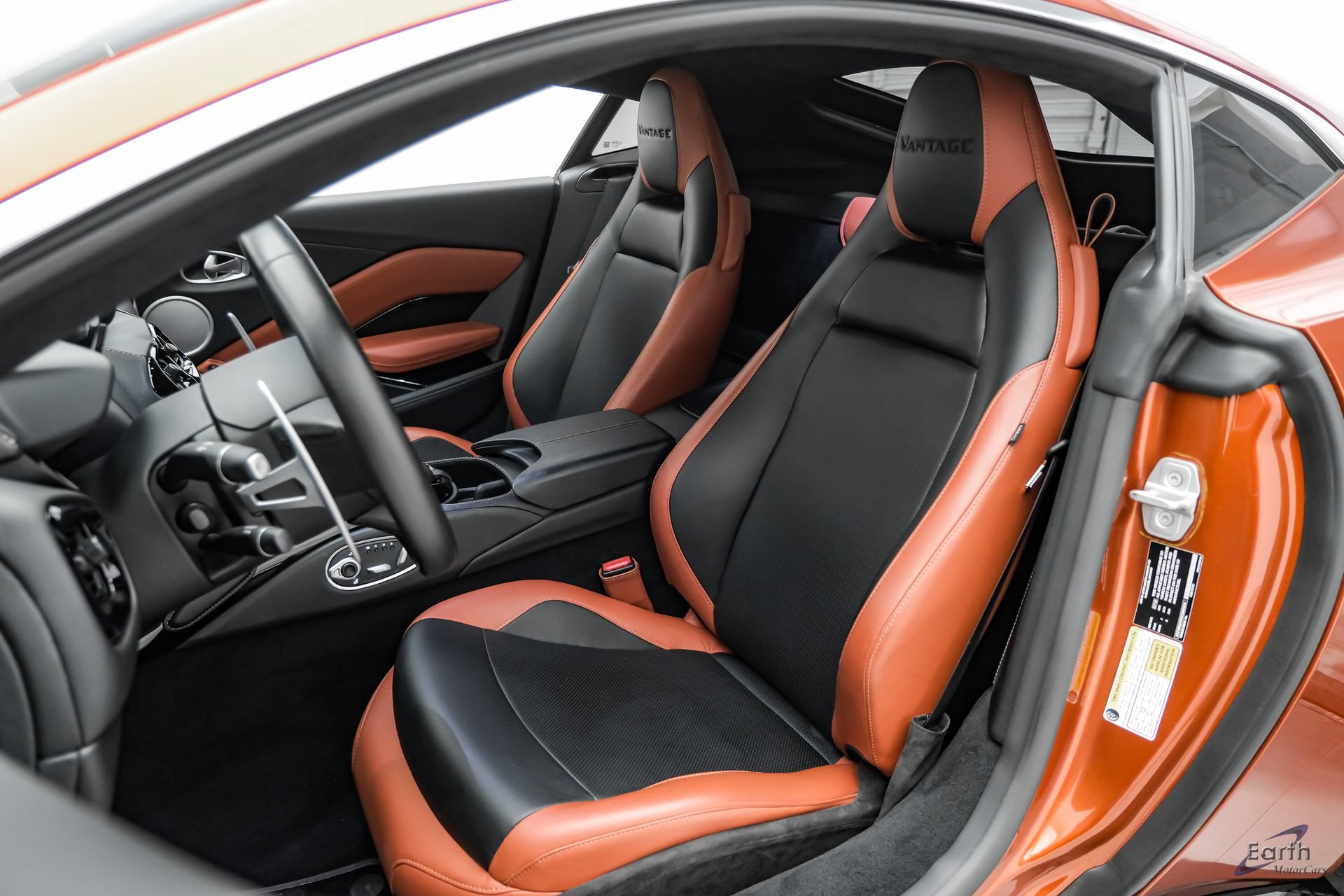 Used 2019 Aston Martin V8 Vantage Coupe RWD image 41