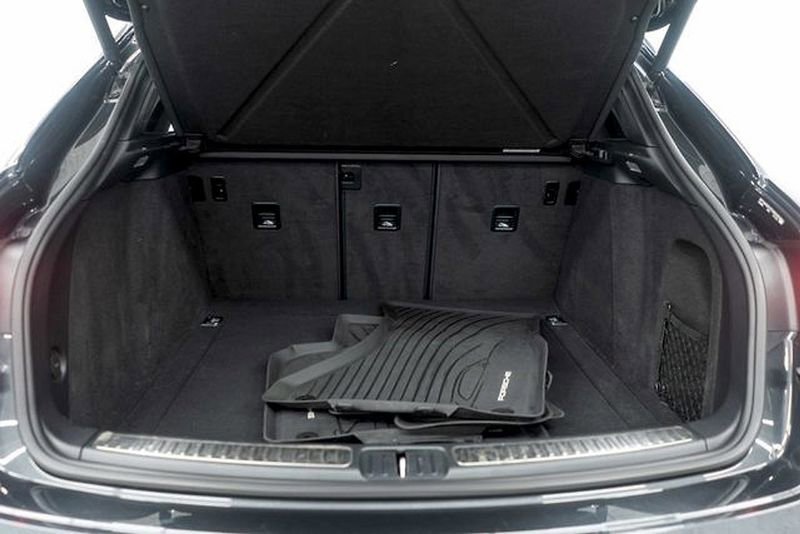 Used 2023 Porsche Macan image 38