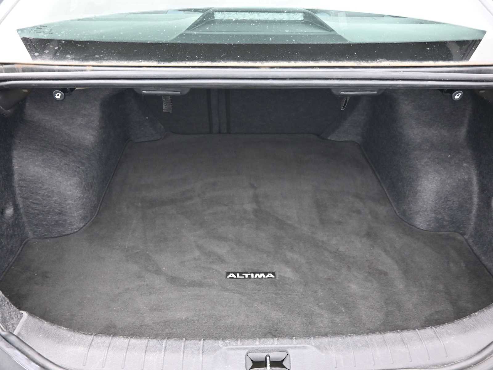 Used 2024 Nissan Altima 2.5 SV image 16