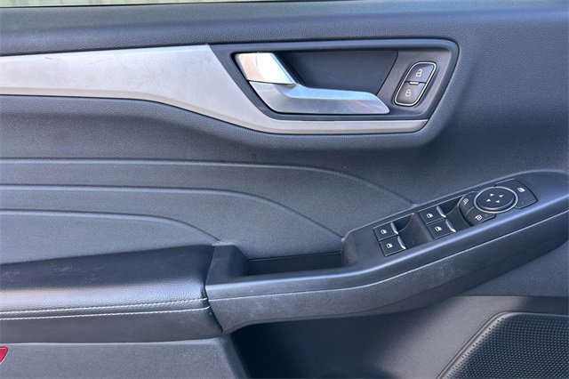 Used 2021 Ford Escape SE image 14