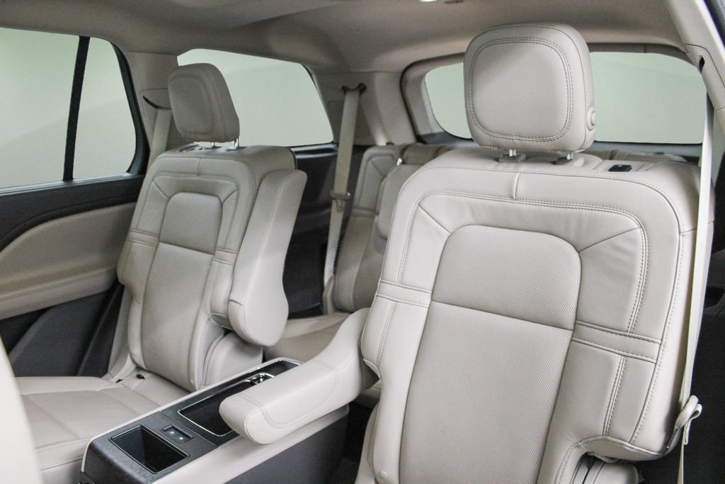 Used 2020 Lincoln Aviator Reserve w/ Equipment Group 202A AWD/4WD image 25