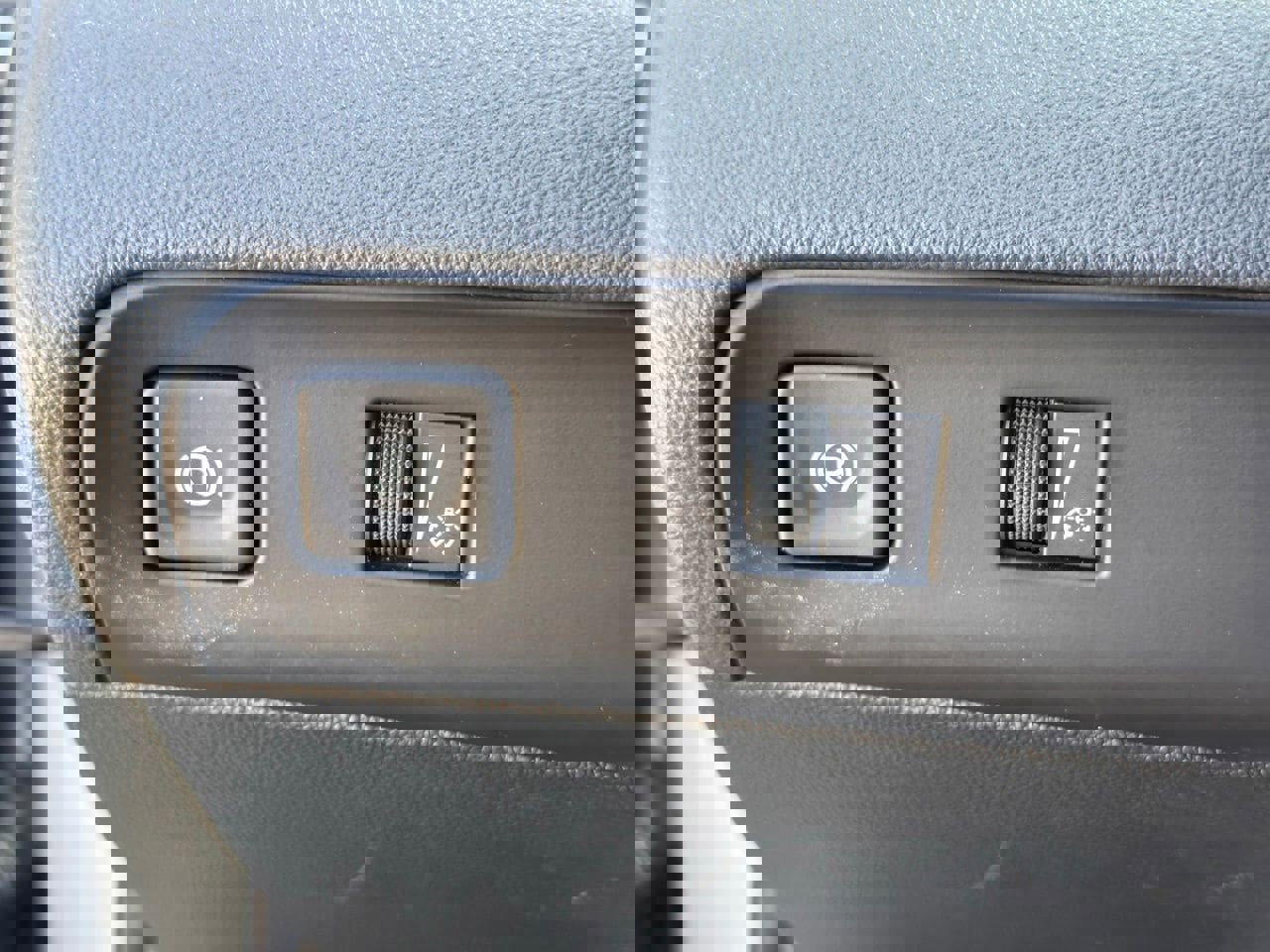 Used 2023 Buick Enclave Essence w/ Sport Touring Edition image 34