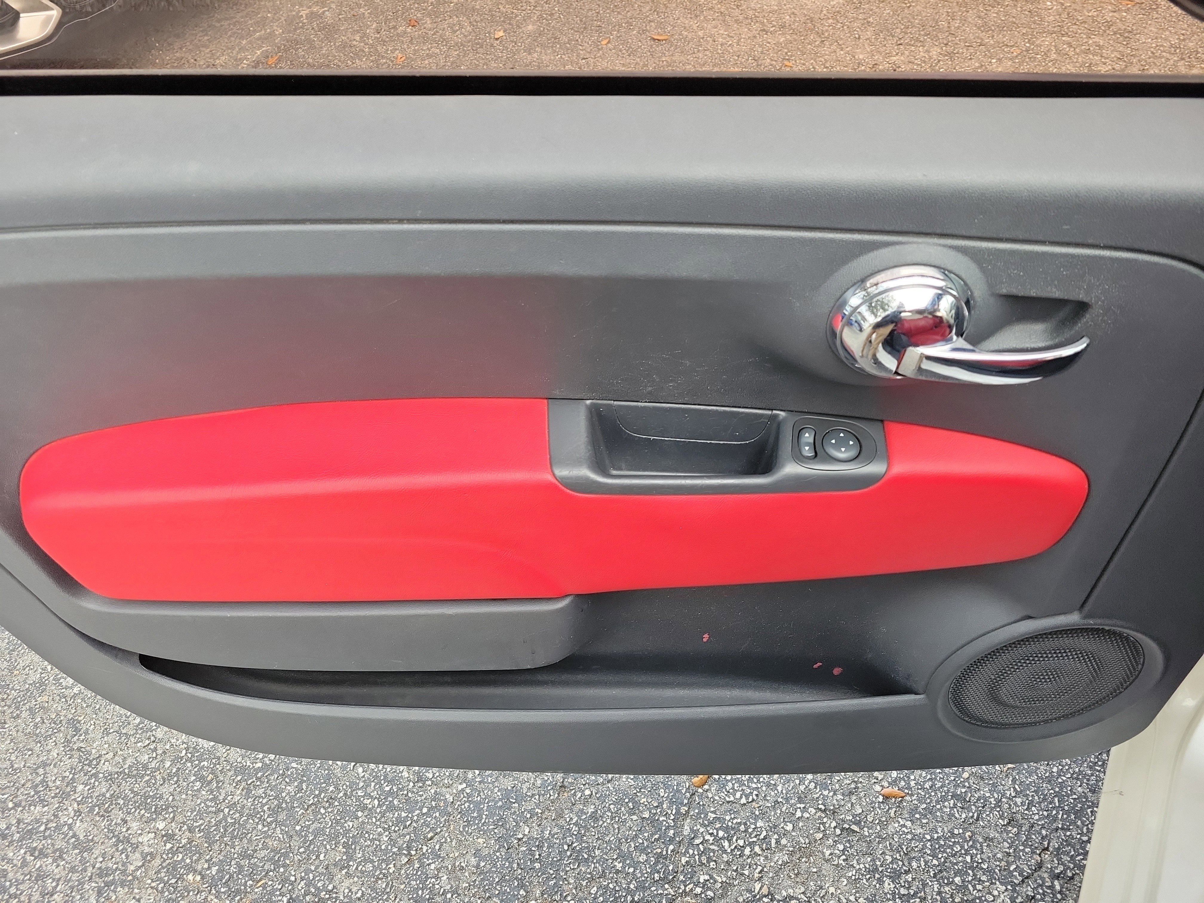 Used 2015 FIAT 500 Lounge w/ Luxury Leather Package image 12