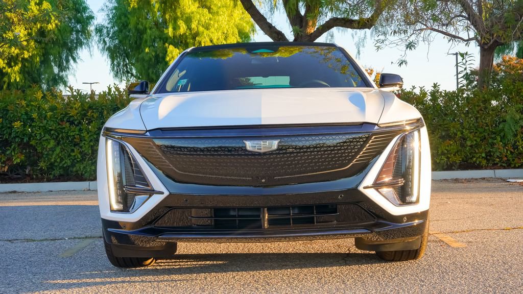 New 2026 Cadillac Lyriq Sport RWD image 4