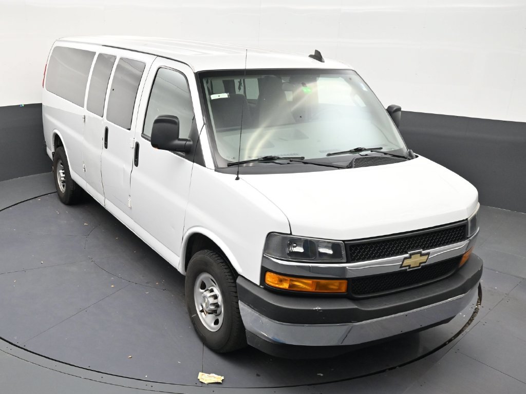 Used 2022 Chevrolet Express 3500 LS w/ Chrome Appearance Package RWD image 16