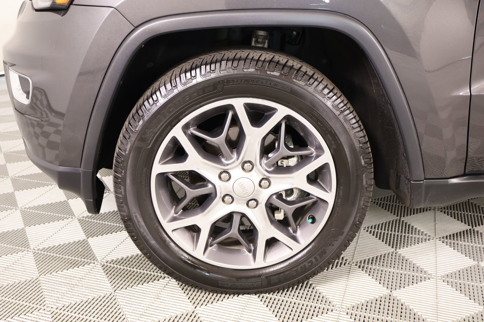 Used 2020 Jeep Grand Cherokee Limited w/ Luxury Group II AWD/4WD image 19