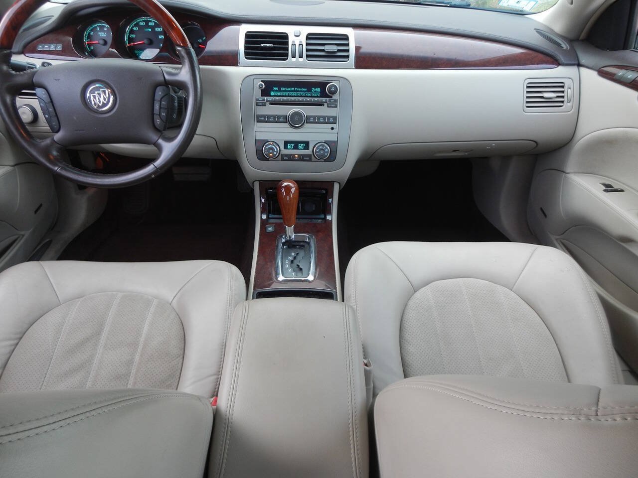 Used 2010 Buick Lucerne Super FWD image 2
