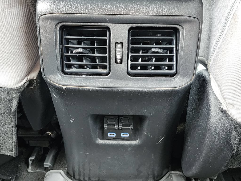 Used 2022 Toyota RAV4 XLE FWD image 17