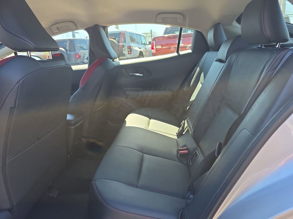 Used 2025 Toyota Prius Plug-In Hybrid w/ Limited Premium Package image 17