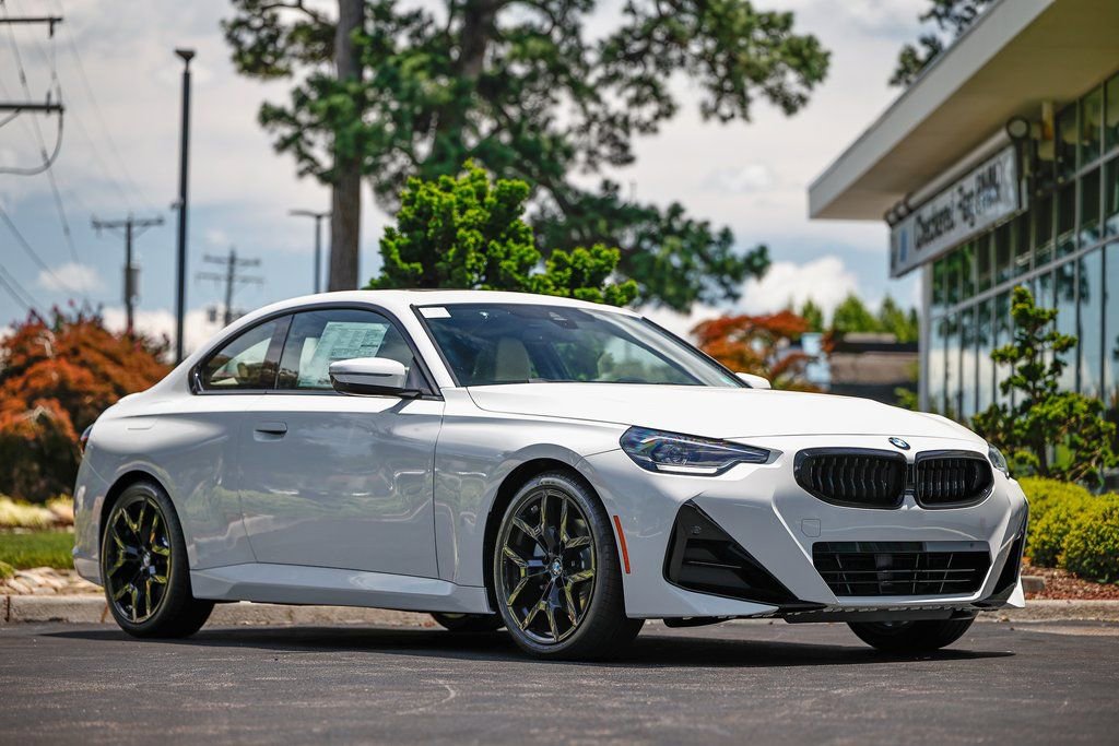 Used 2025 BMW 230i Coupe image 1