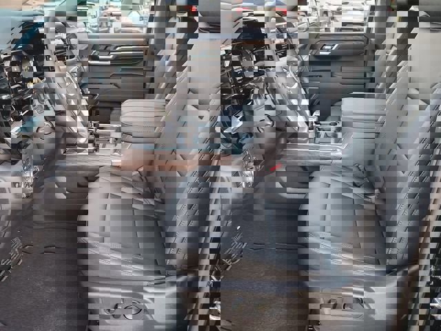 New 2026 GMC Sierra 1500 SLT w/ SLT Premium Plus Package image 9