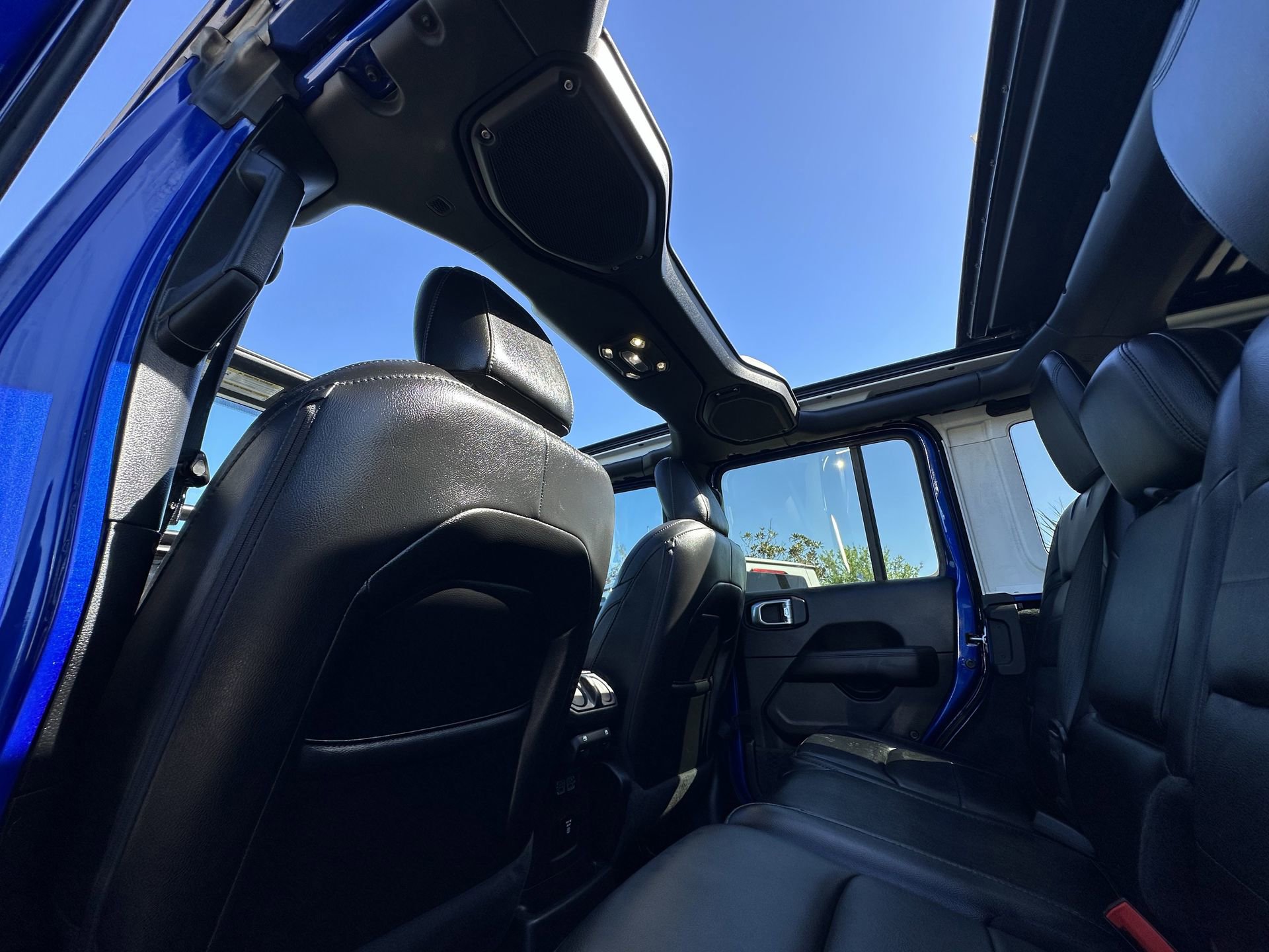 Used 2020 Jeep Wrangler Unlimited Sahara image 36