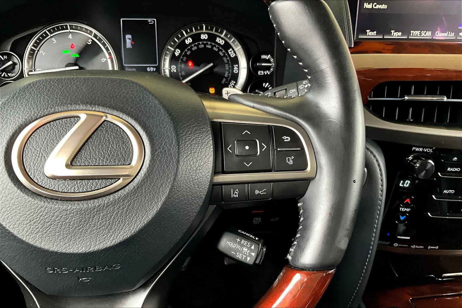 Used 2020 Lexus LX 570 4WD w/ Luxury Package image 25