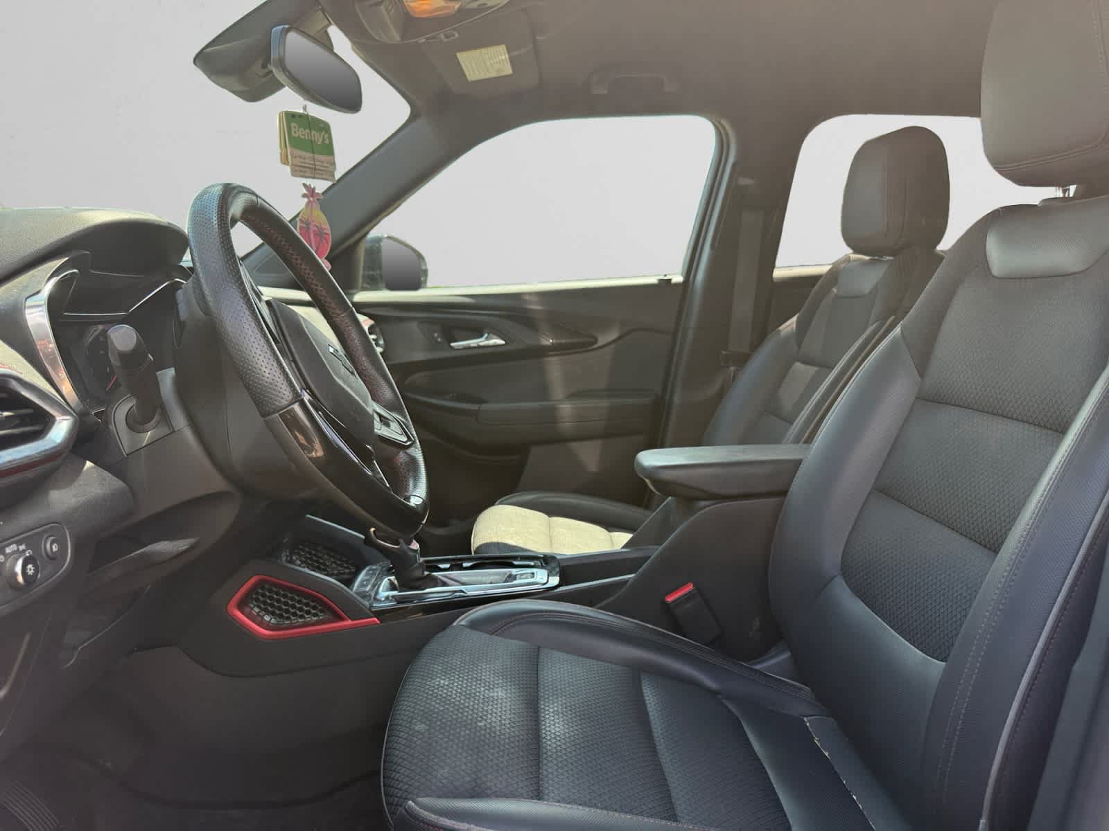 Used 2023 Chevrolet TrailBlazer RS w/ Convenience Package FWD image 9