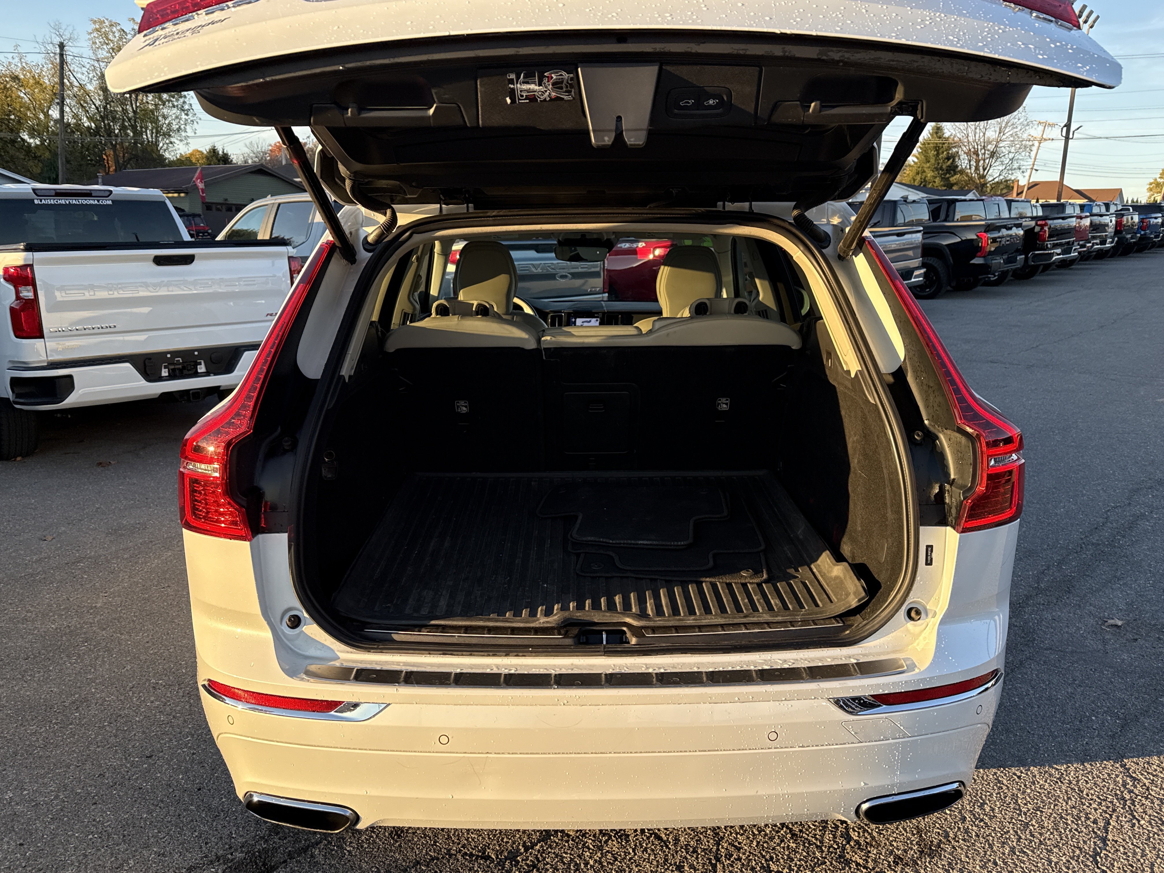 Used 2021 Volvo XC60 T5 Inscription w/ Advanced Package AWD/4WD image 5