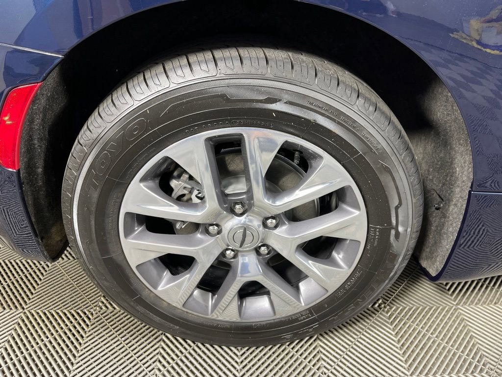Used 2023 Chrysler Pacifica Pinnacle FWD image 16