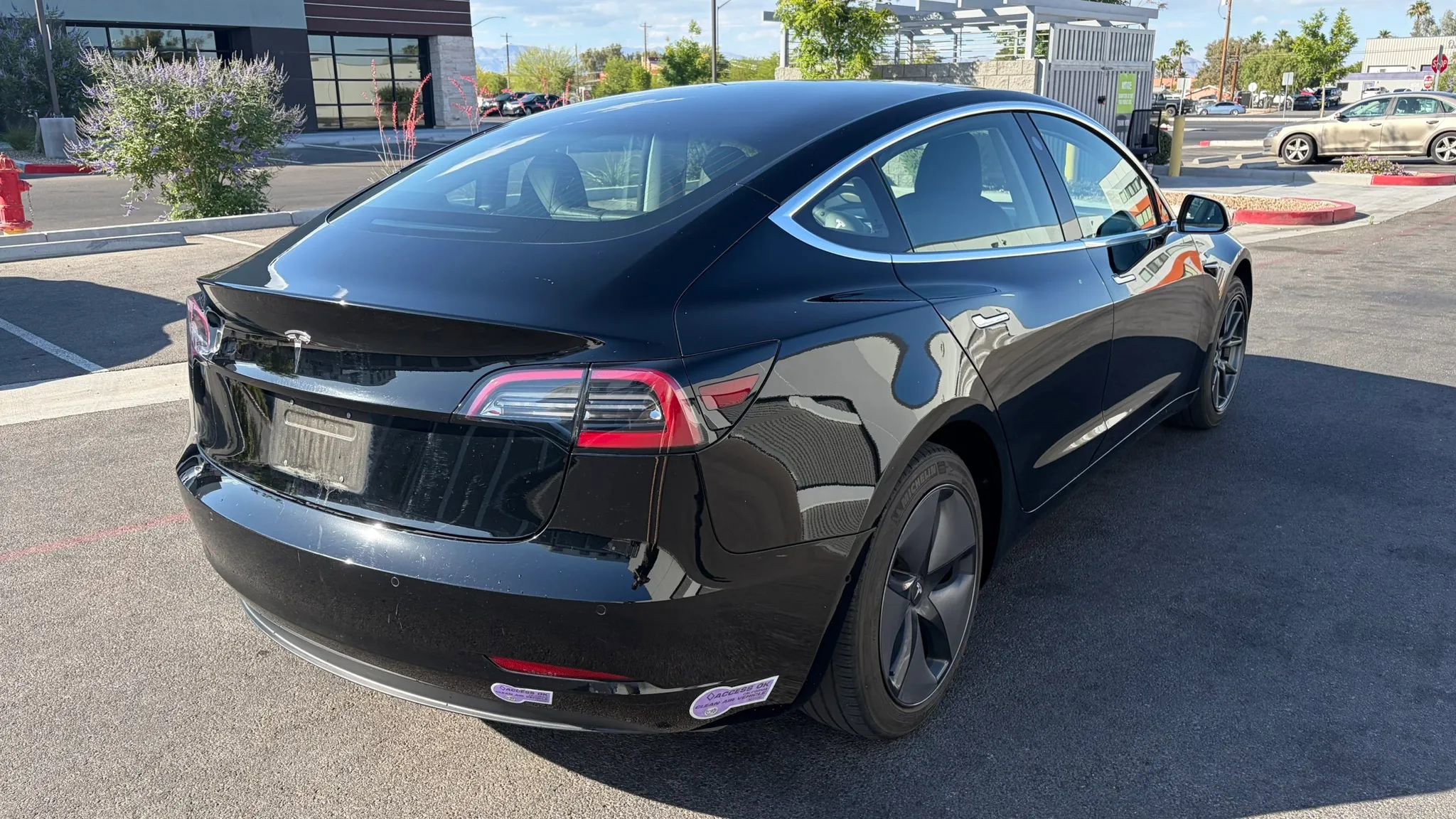 Used 2018 Tesla Model 3 Mid Range RWD image 5