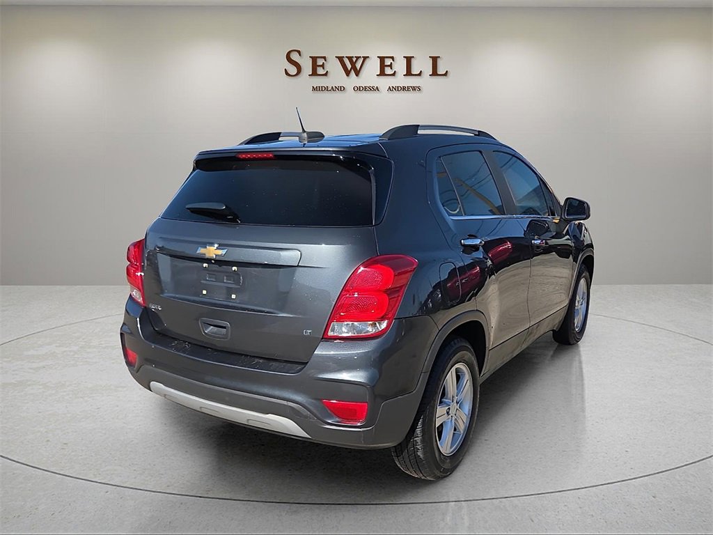 Used 2018 Chevrolet Trax LT w/ LT Convenience Package image 4