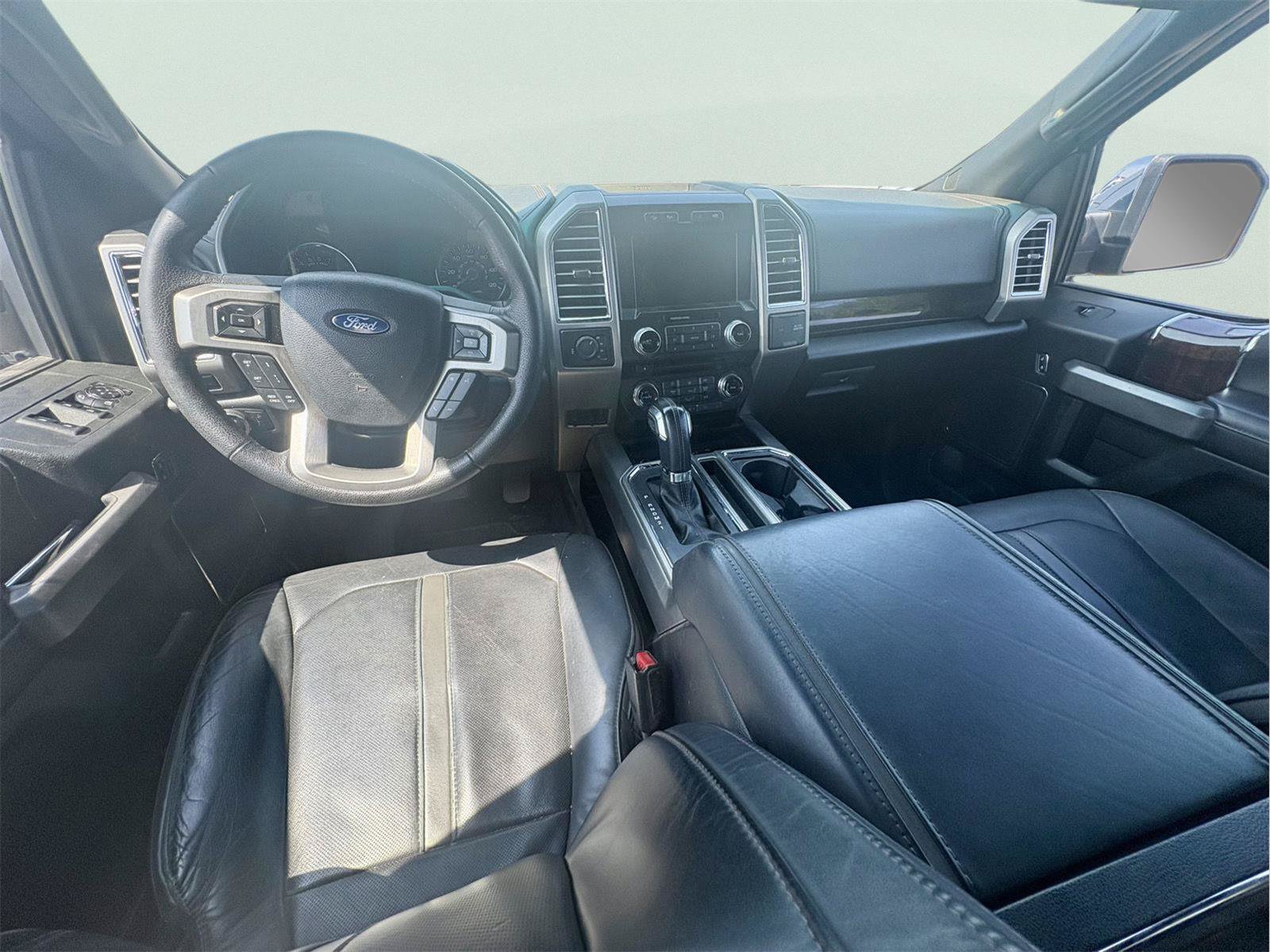 Used 2015 Ford F150 Platinum w/ Equipment Group 701A Luxury AWD/4WD image 10