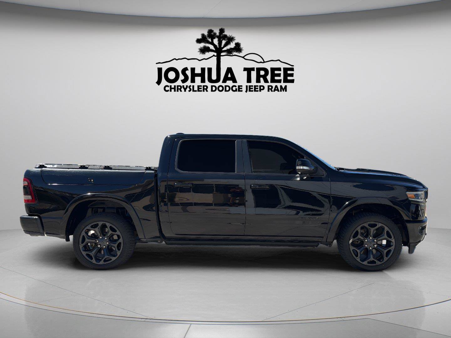 Used 2020 RAM 1500 Limited w/ Black Appearance Package AWD/4WD image 8