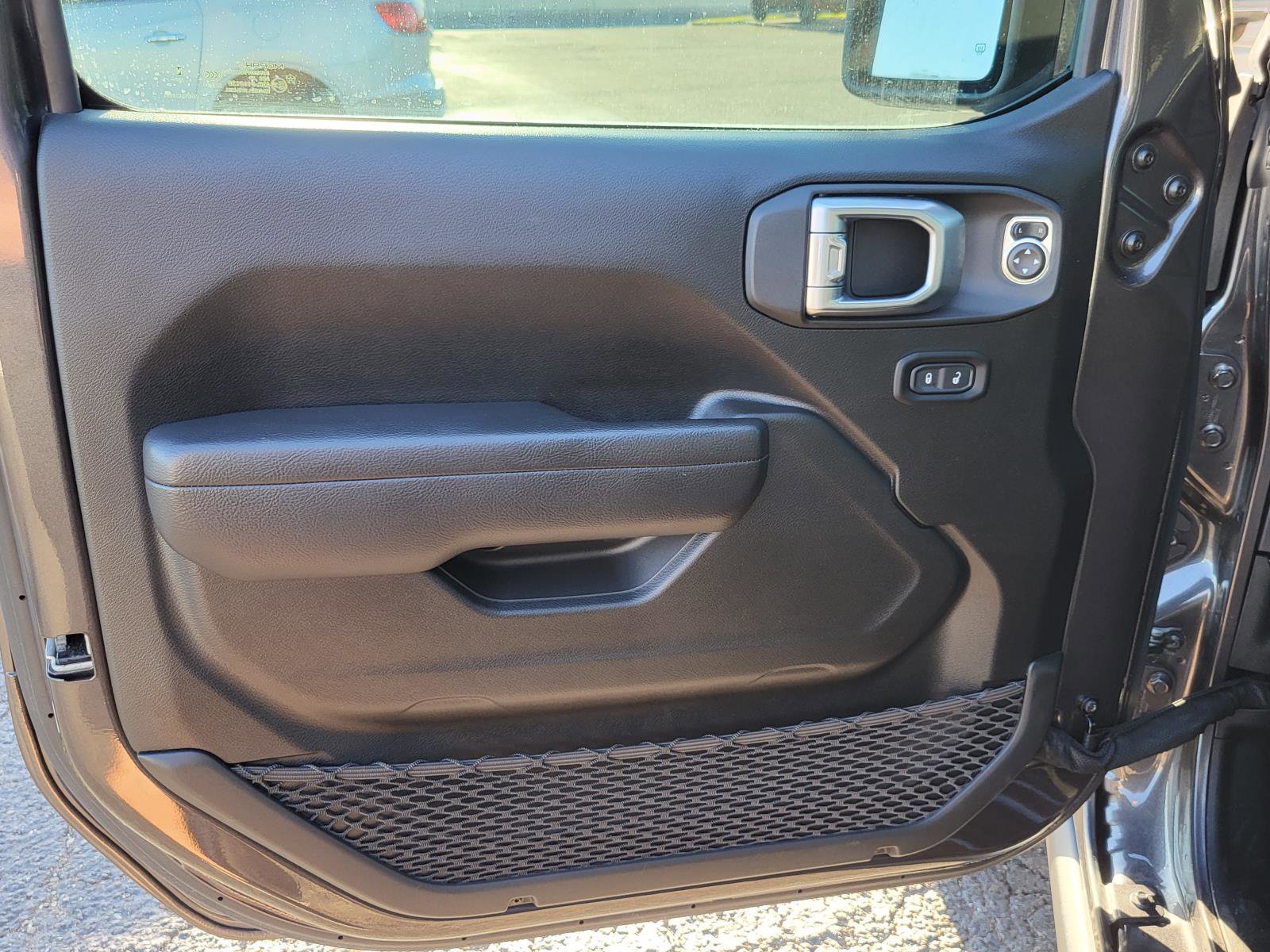 Used 2024 Jeep Wrangler Rubicon w/ Convenience Group image 19