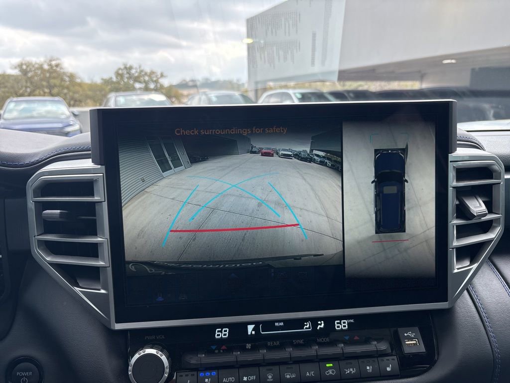 Used 2025 Toyota Sequoia Platinum image 25