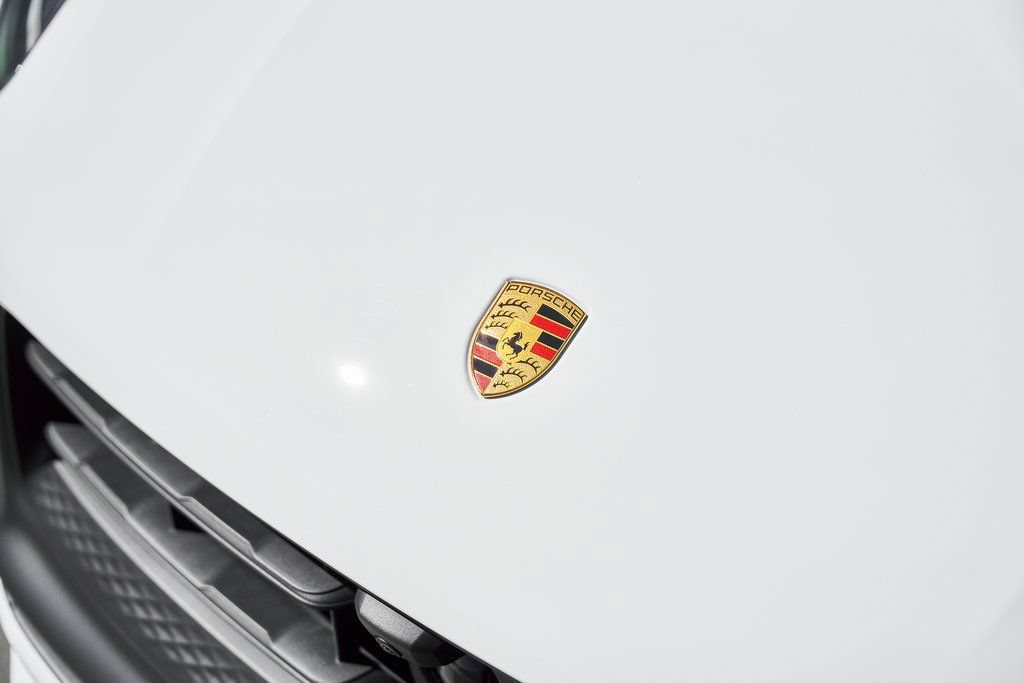 Used 2025 Porsche Macan GTS AWD/4WD image 8