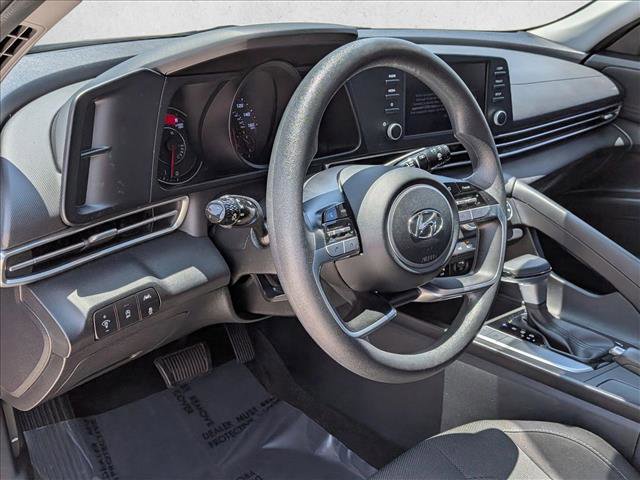 Used 2022 Hyundai Elantra SE FWD image 10