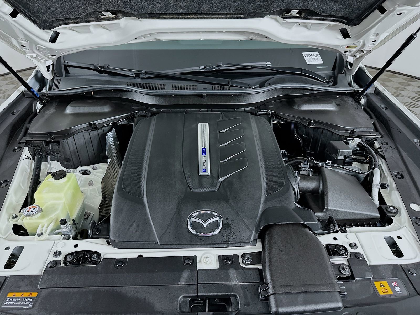 Certified 2024 MAZDA CX-90 Plug-In Hybrid w/ Preferred AWD/4WD image 32