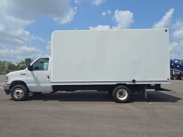 Used 2023 Ford E-450 and Econoline 450 Super Duty RWD image 16