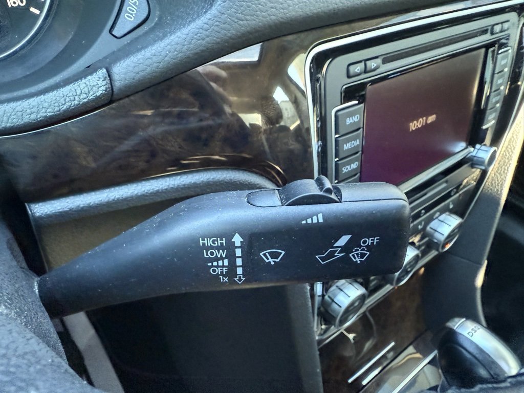 Used 2015 Volkswagen Passat TDI SEL Premium image 21