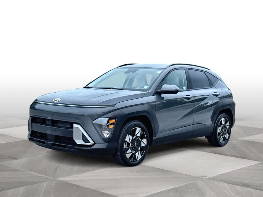 Used 2025 Hyundai Kona SEL FWD image 4