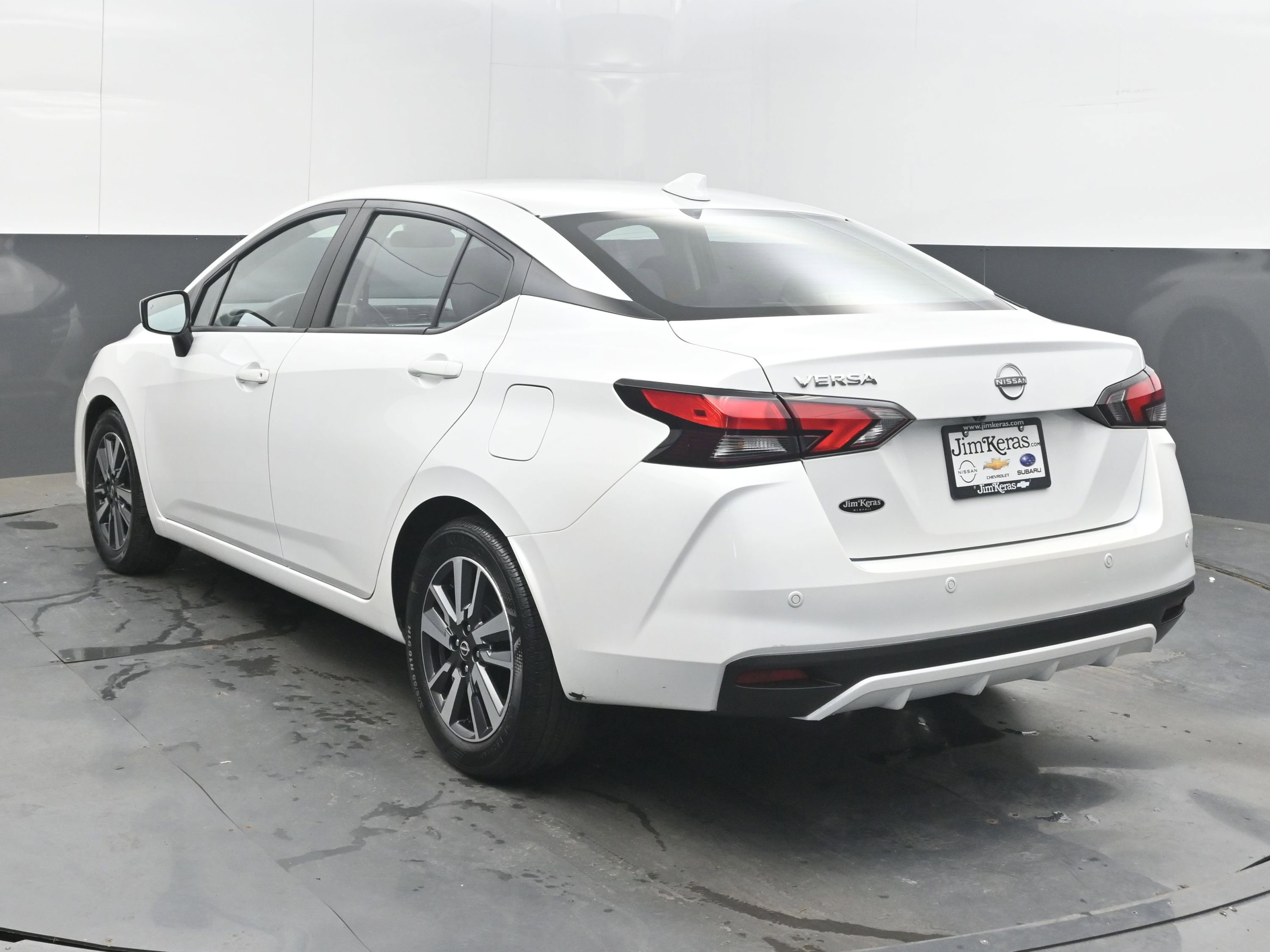 Used 2025 Nissan Versa SV image 8