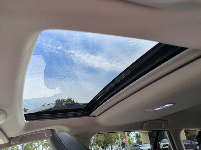 Used 2023 Subaru Outback Touring image 18