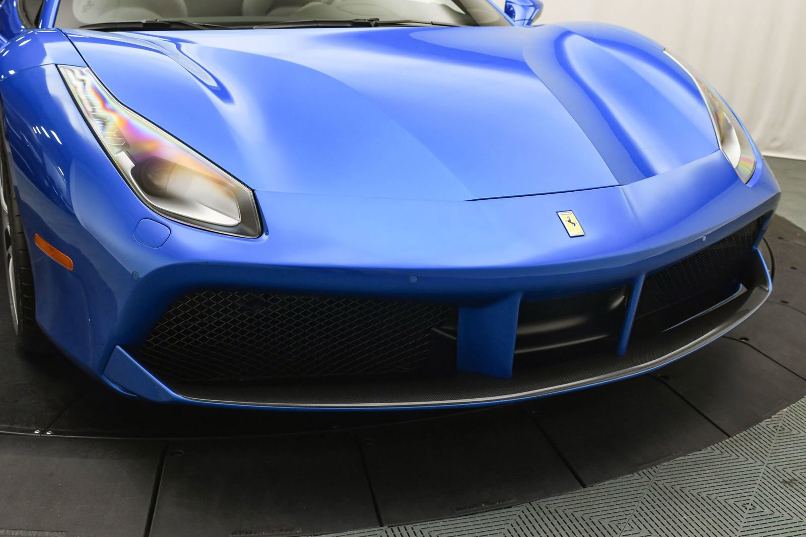 Used 2018 Ferrari 488 Spider Blu Corsa image 25