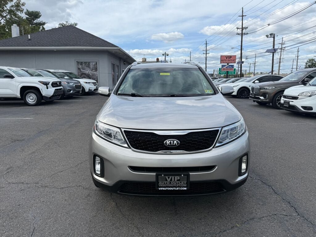 Used 2014 Kia Sorento LX FWD image 2