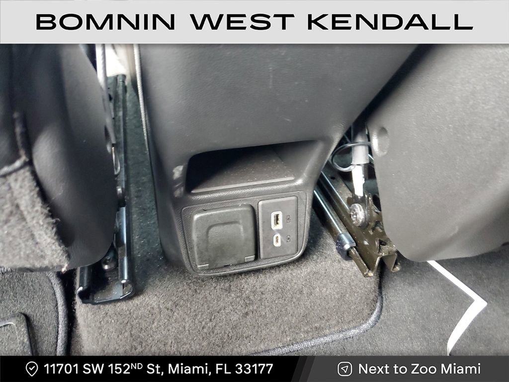 Used 2021 Chevrolet TrailBlazer RS w/ Sun and Liftgate Package image 18