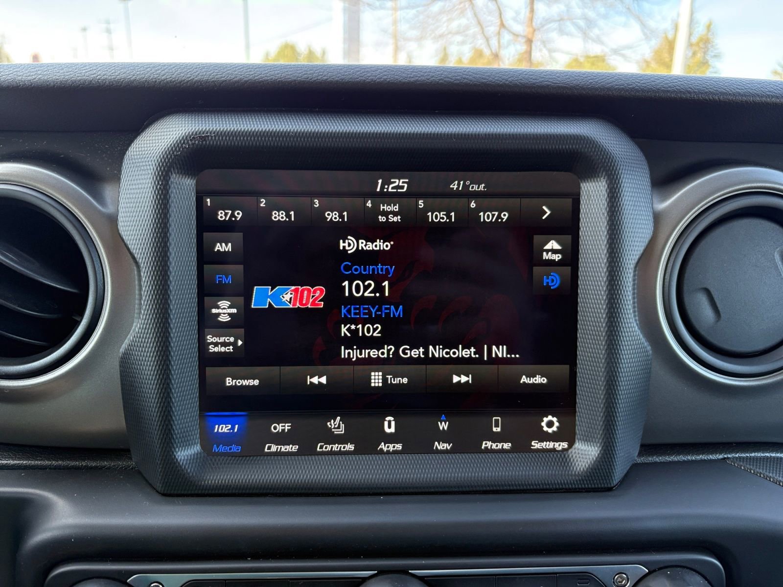 Used 2022 Jeep Gladiator Sport image 27