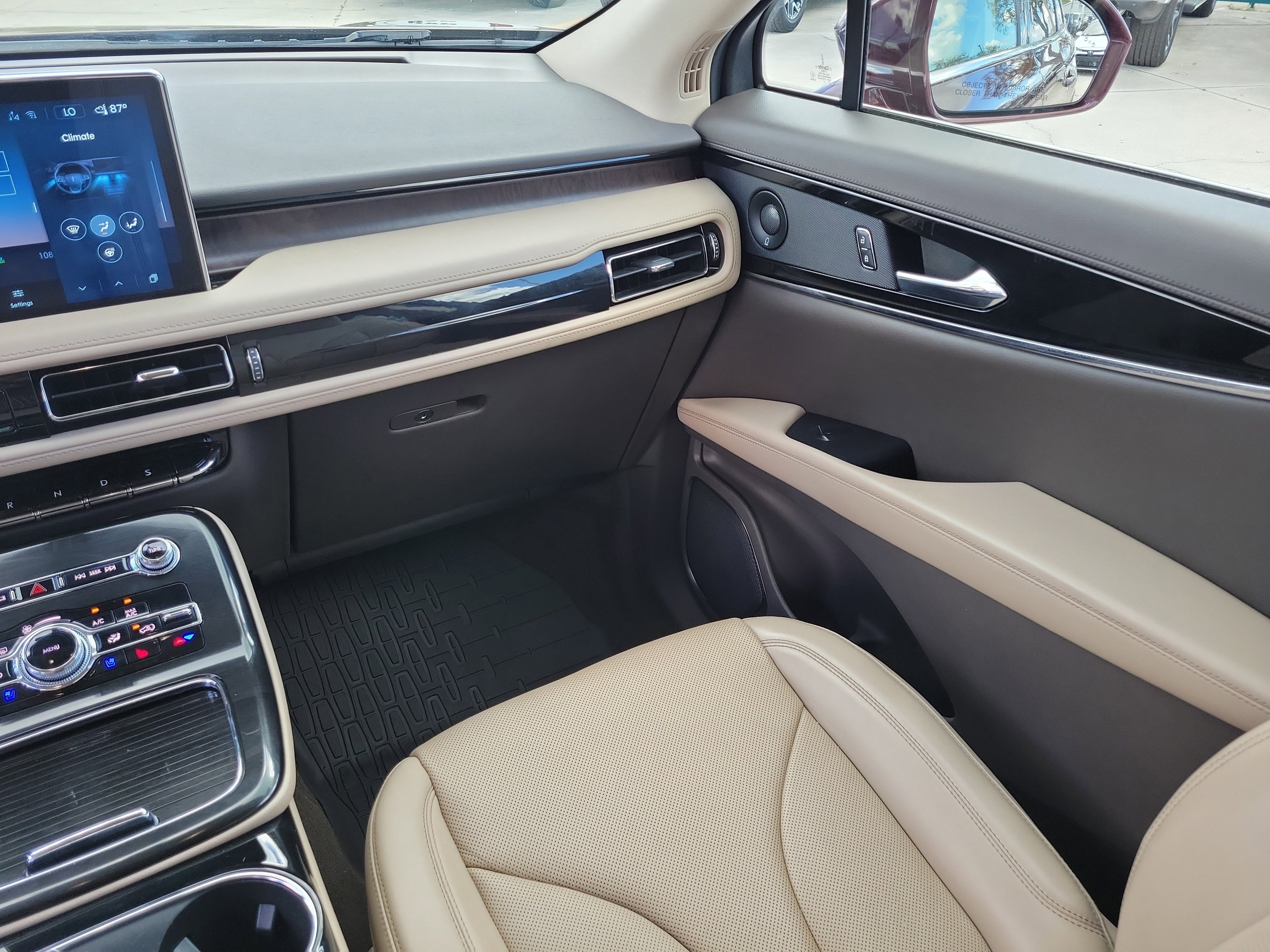 Used 2022 Lincoln Nautilus Reserve w/ Equipment Group 201A image 19