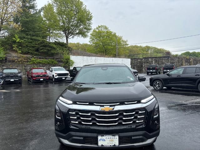 New 2026 Chevrolet Equinox LT w/ Convenience Package II AWD/4WD image 2