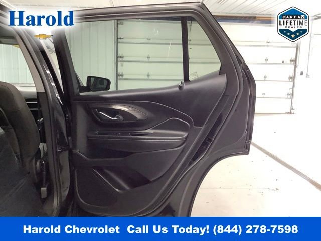 Used 2024 GMC Terrain SLE image 8