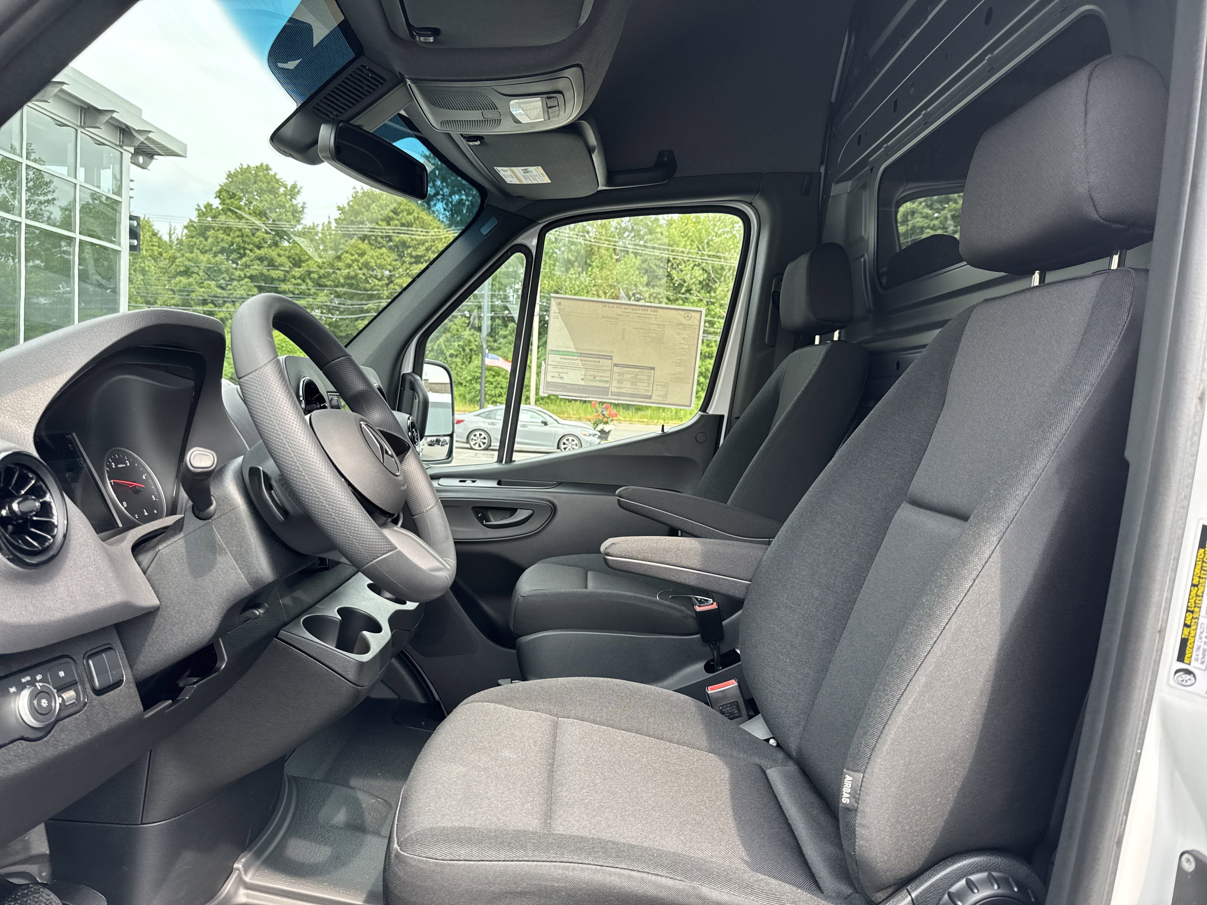 New 2025 Mercedes-Benz Sprinter 2500 image 10